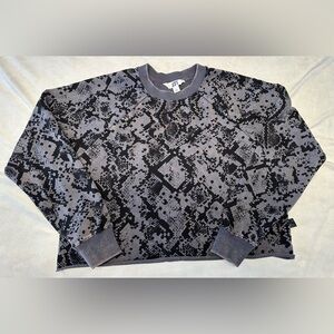 Joy Lab Black Snake Cropped Crew Neck Pullover Sweatshirt Size-Small
